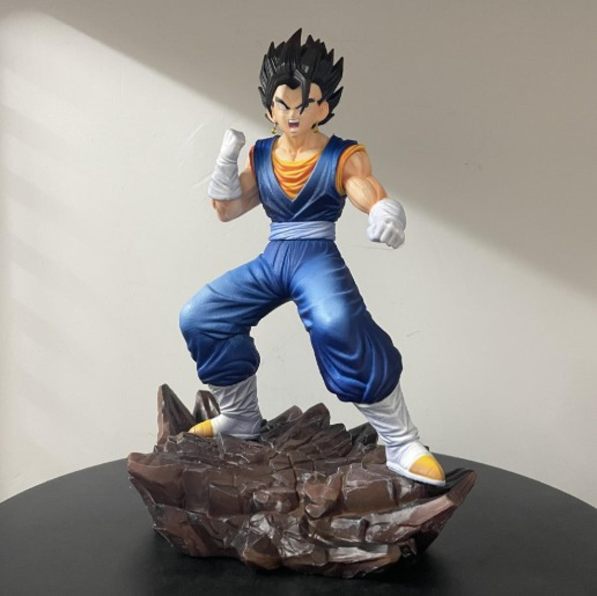 Vegito battle stance figure 27cm