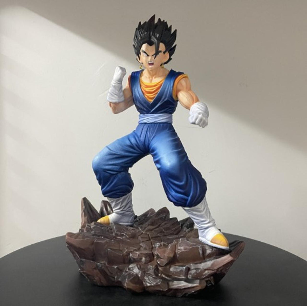Vegito battle stance figure 27cm