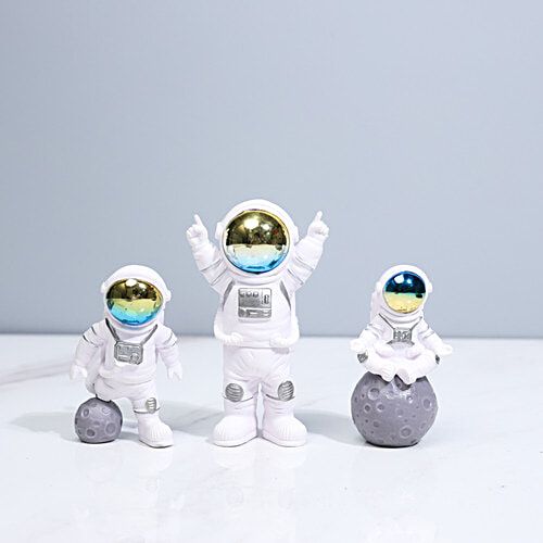 Astronaut Spaceman Figurine Set – 3 Pcs