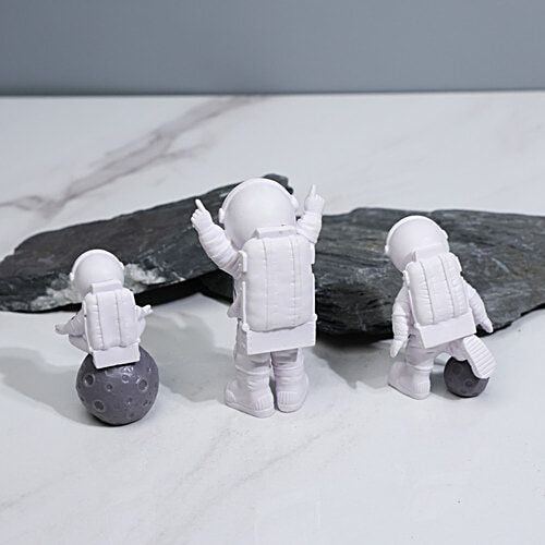 Astronaut Spaceman Figurine Set – 3 Pcs
