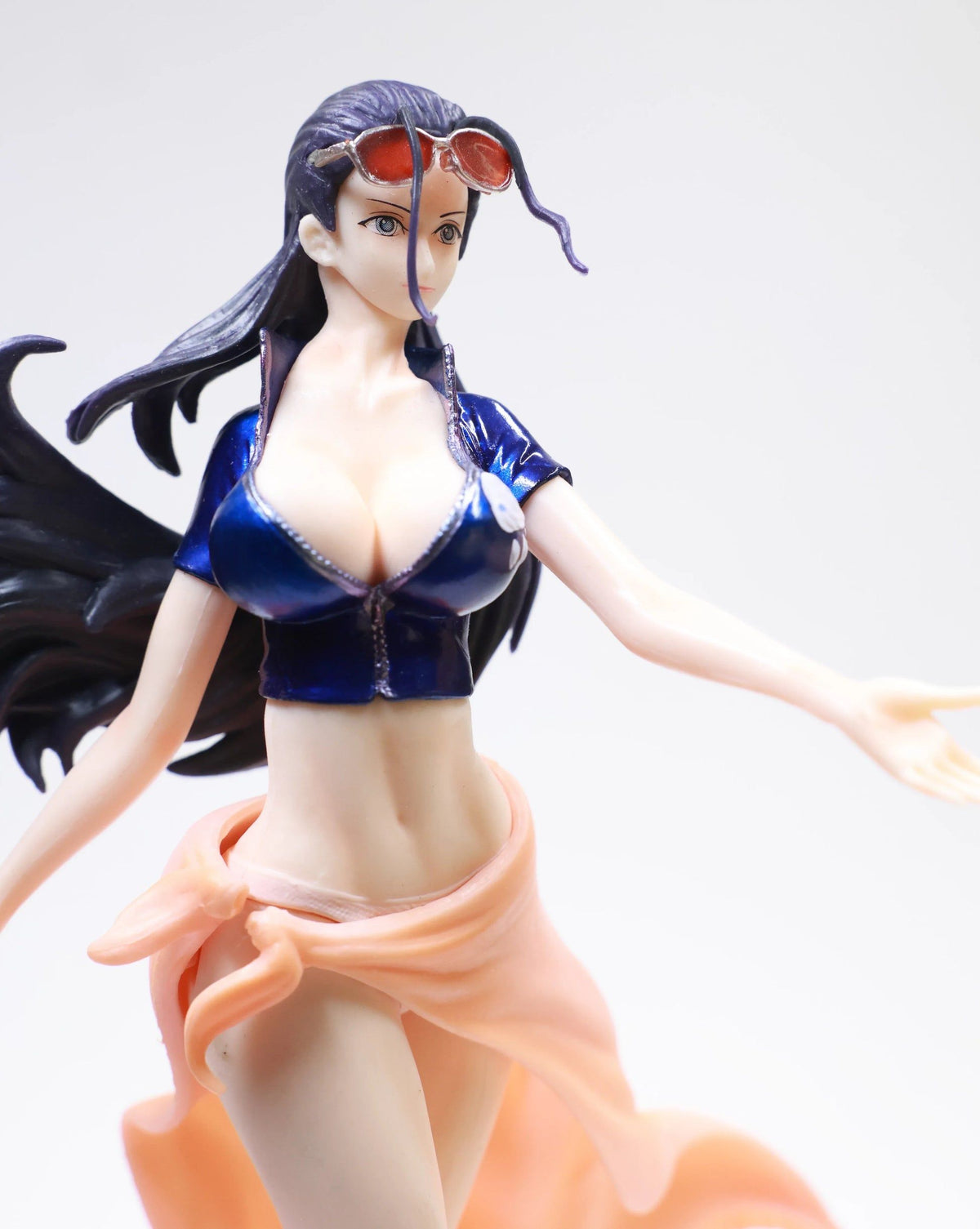 One Piece Nico Robin New World Outfit Figure – 27cm