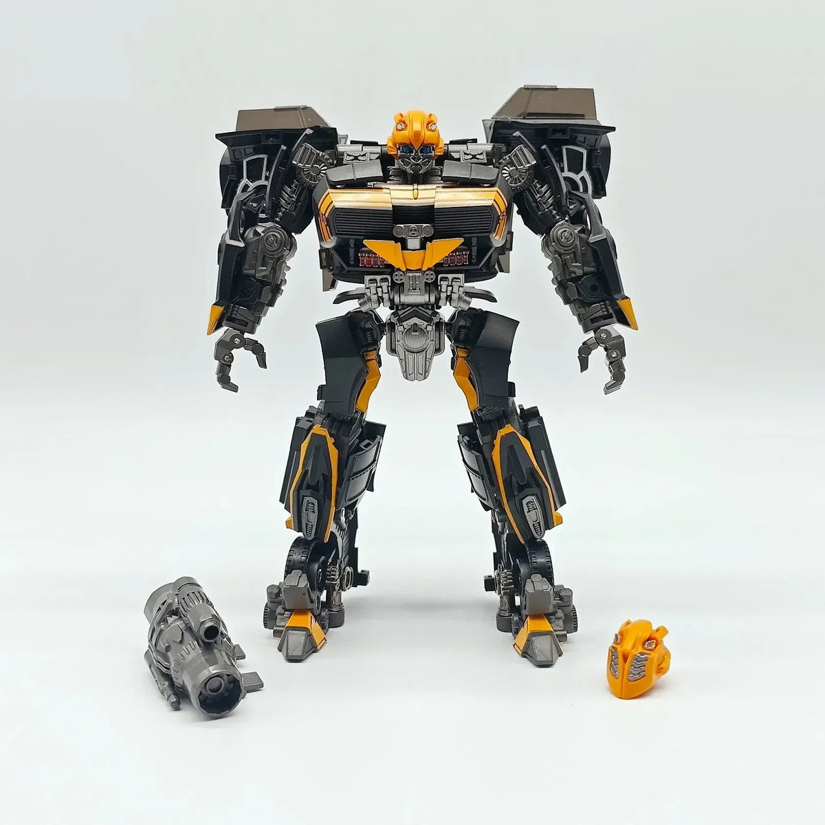 Baiwei TW-1038 Black & Orange Pickup Truck Transforming Robot